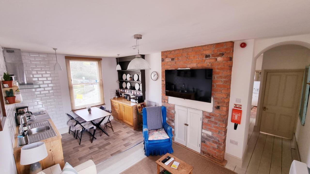 Stylish Town Centre Apartments Nailsworth Exterior foto