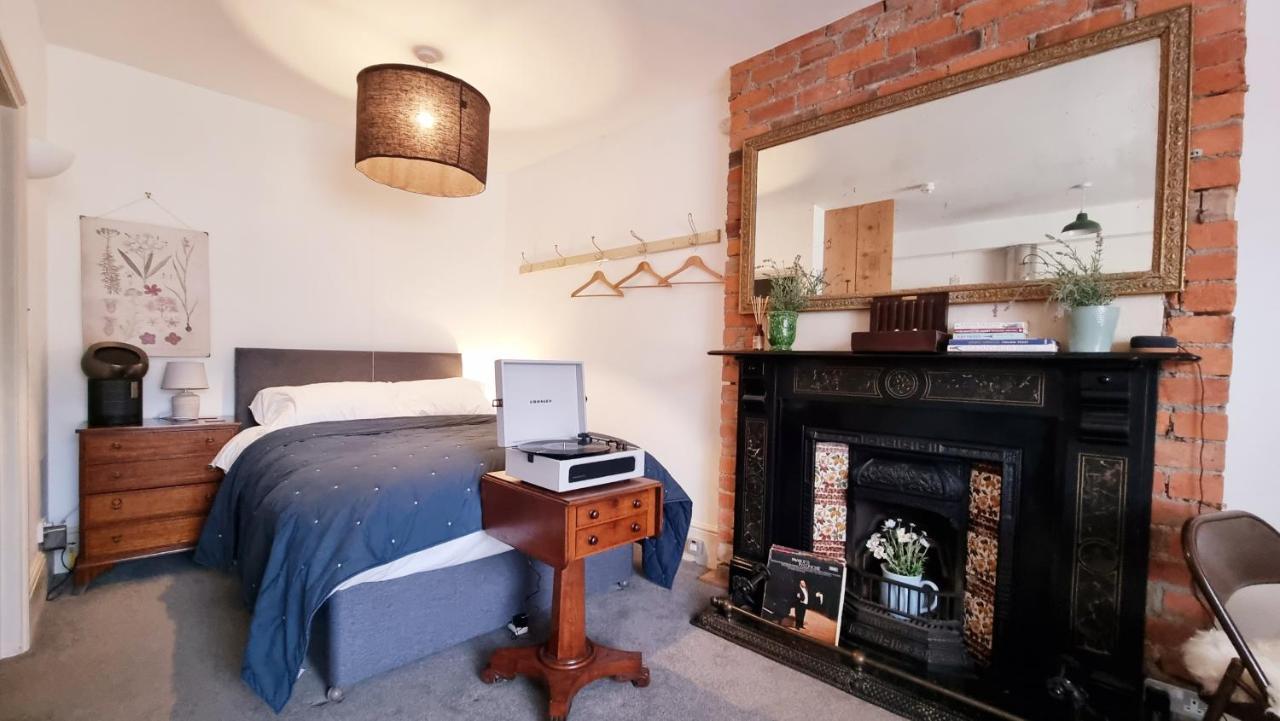 Stylish Town Centre Apartments Nailsworth Exterior foto