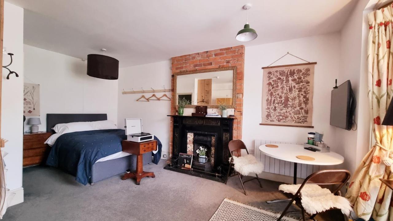 Stylish Town Centre Apartments Nailsworth Exterior foto